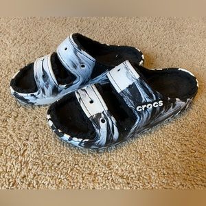 Crocs Classic Cozzzy Platform Sandals, women’s size 8